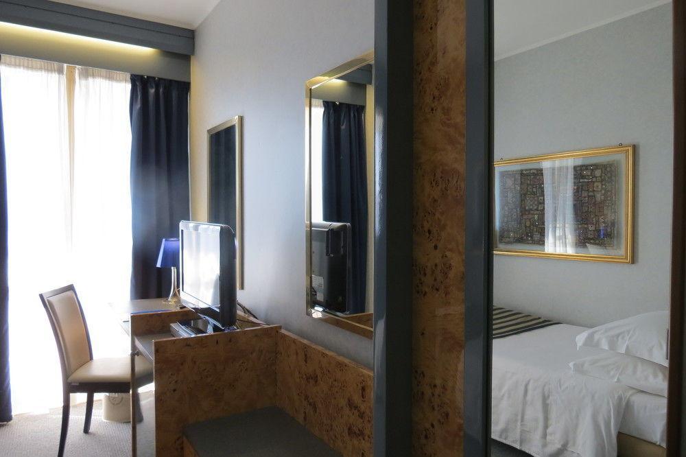 Enea Hotel Pomezia Kültér fotó