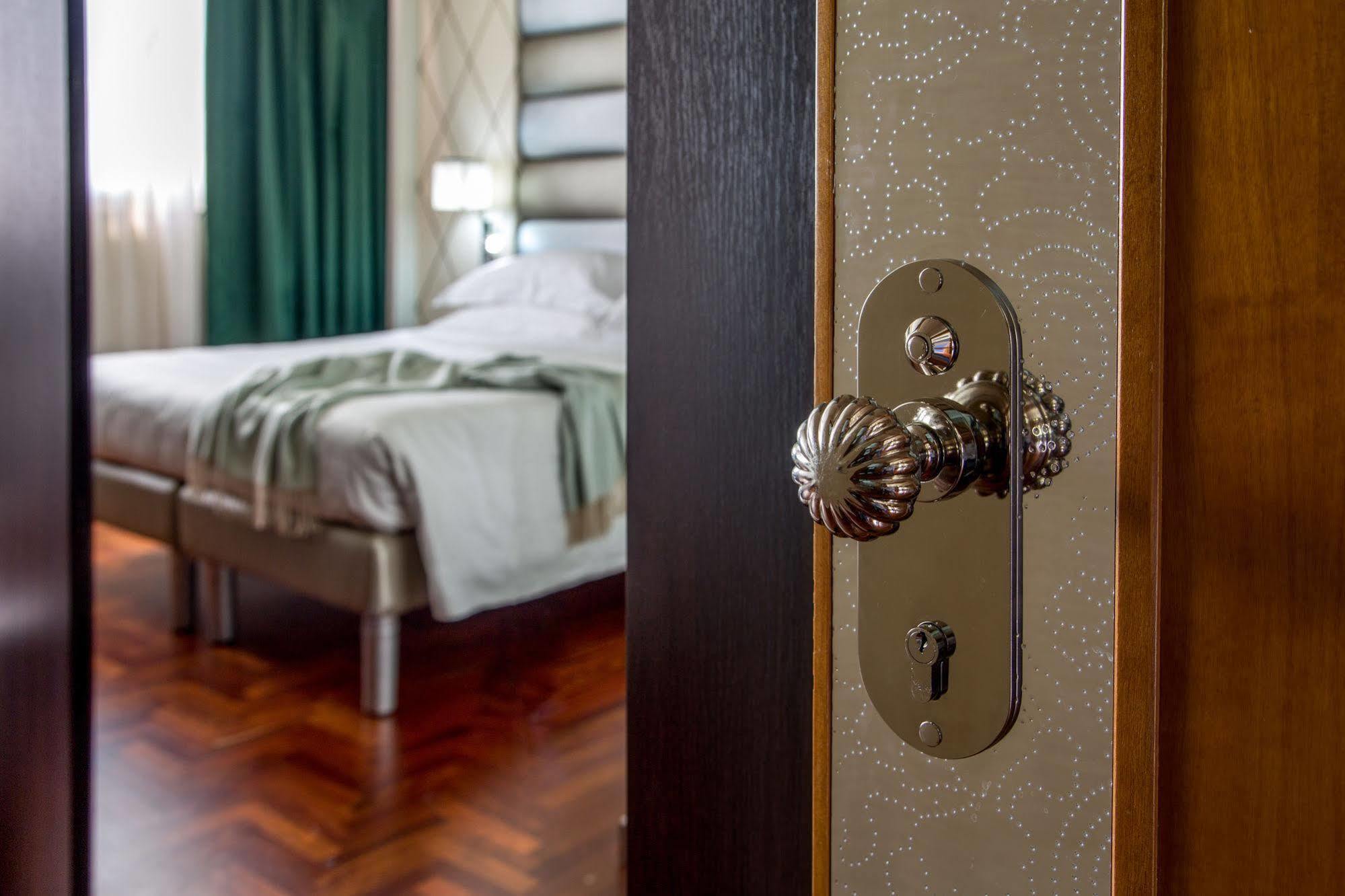 Enea Hotel Pomezia Kültér fotó