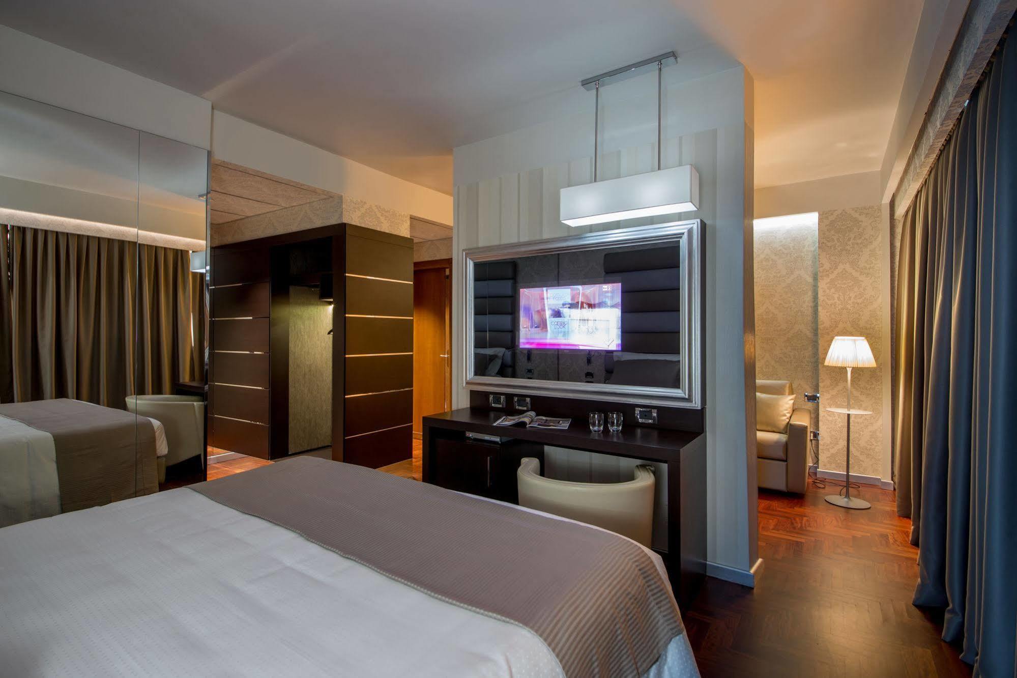 Enea Hotel Pomezia Kültér fotó