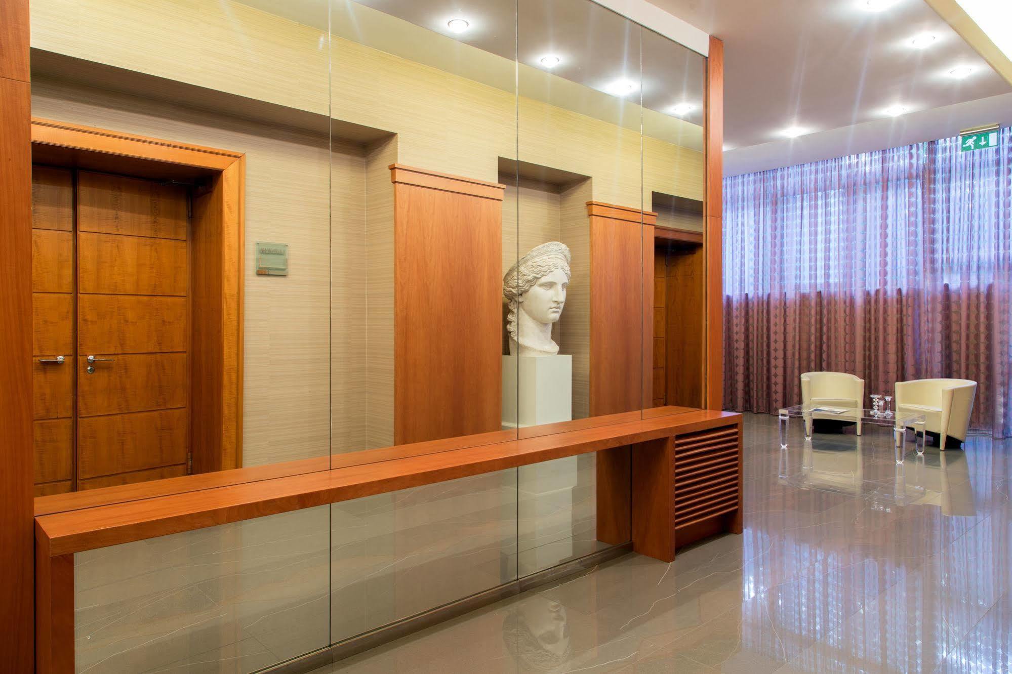 Enea Hotel Pomezia Kültér fotó